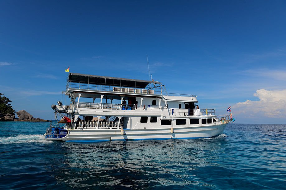 MV Camic side view liveaboard diving scuba phuket kiwidivers